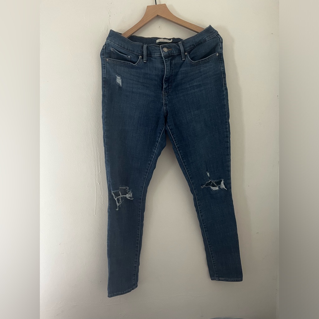 Levis 311 Jeans